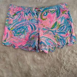 Lilly Pulitzer size 16 EUC scalloped Buttercup short in cute ocean print